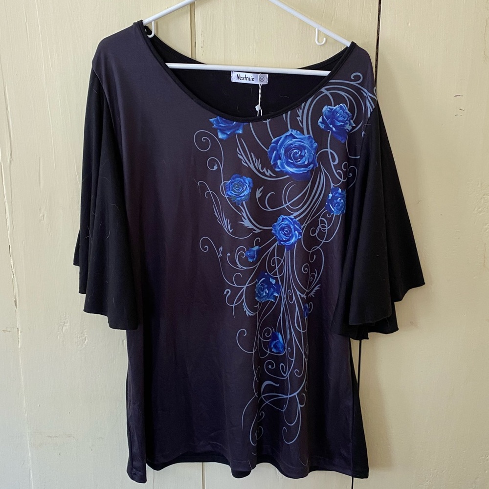 Nextmia floral top 5x with flowy sleeves NWT